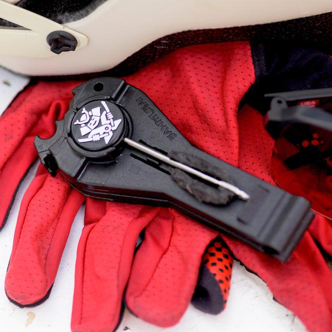 Kit riparazione tubeless Sahmurai Switch Blade 7in1 - D