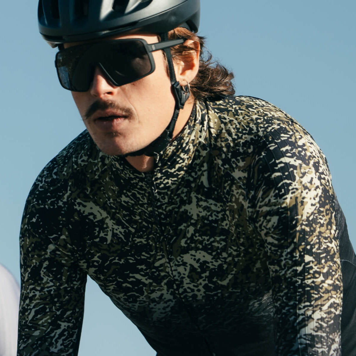 Maglia maniche lunghe Q36.5 Gregarius Hybrid Alpi Camo - Nero Q36.5