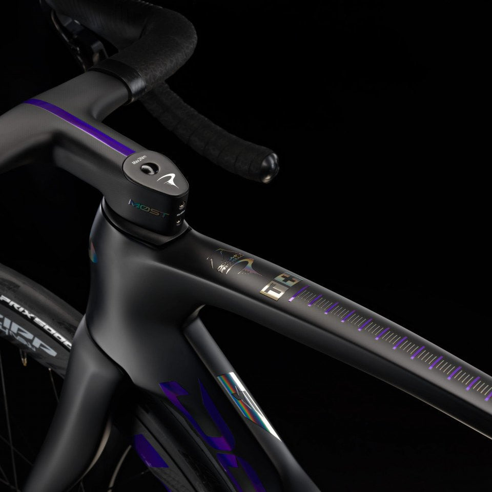 Pinarello Dogma F Disk Red AXS PM Zipp 454 NSW - Édition spéciale TISSOT