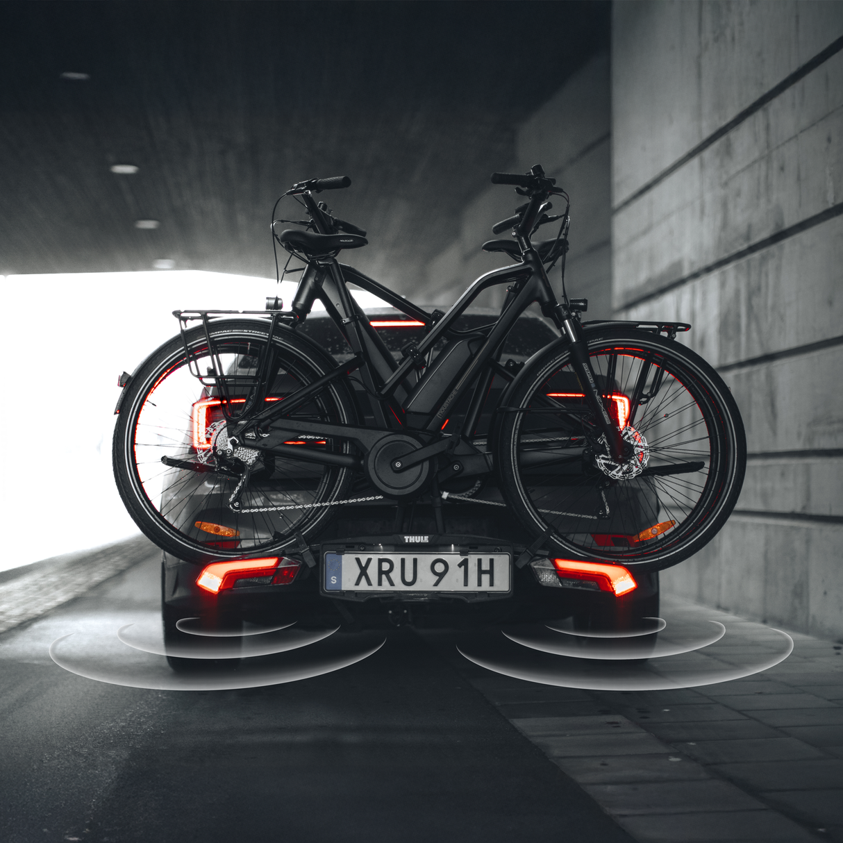 Towbar-mounted bike rack Thule Epos ParkSecure 69cm - Black Thule