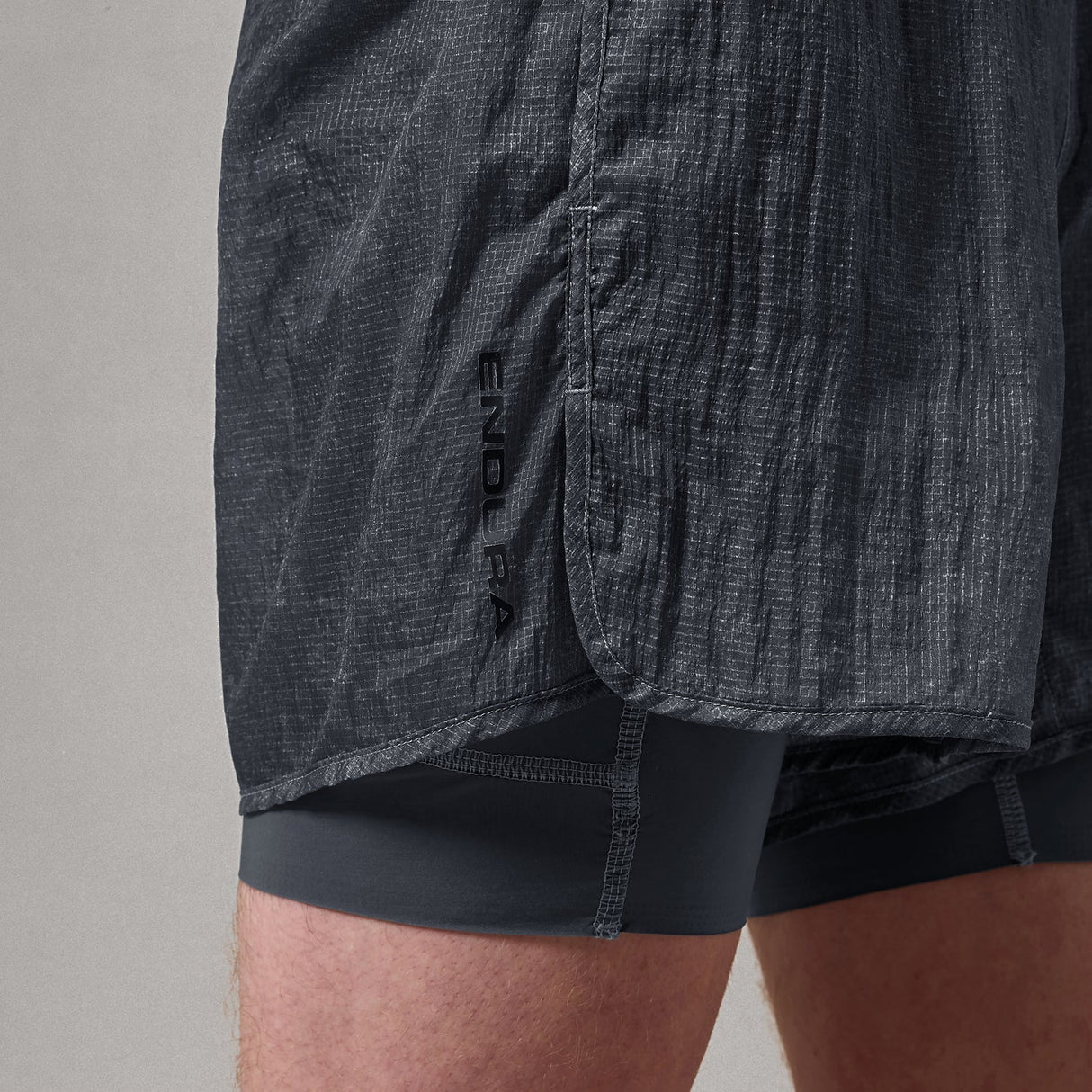 Short Endura AllTrack Lite Lined - Gris