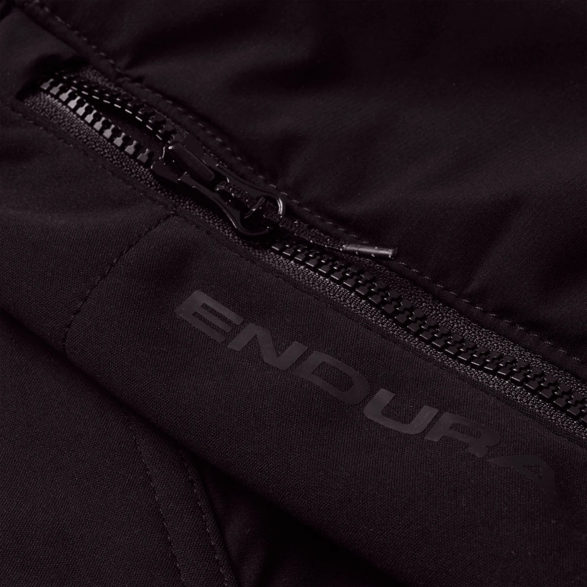 Endura MT500 Rout Insulated hose - Schwarz