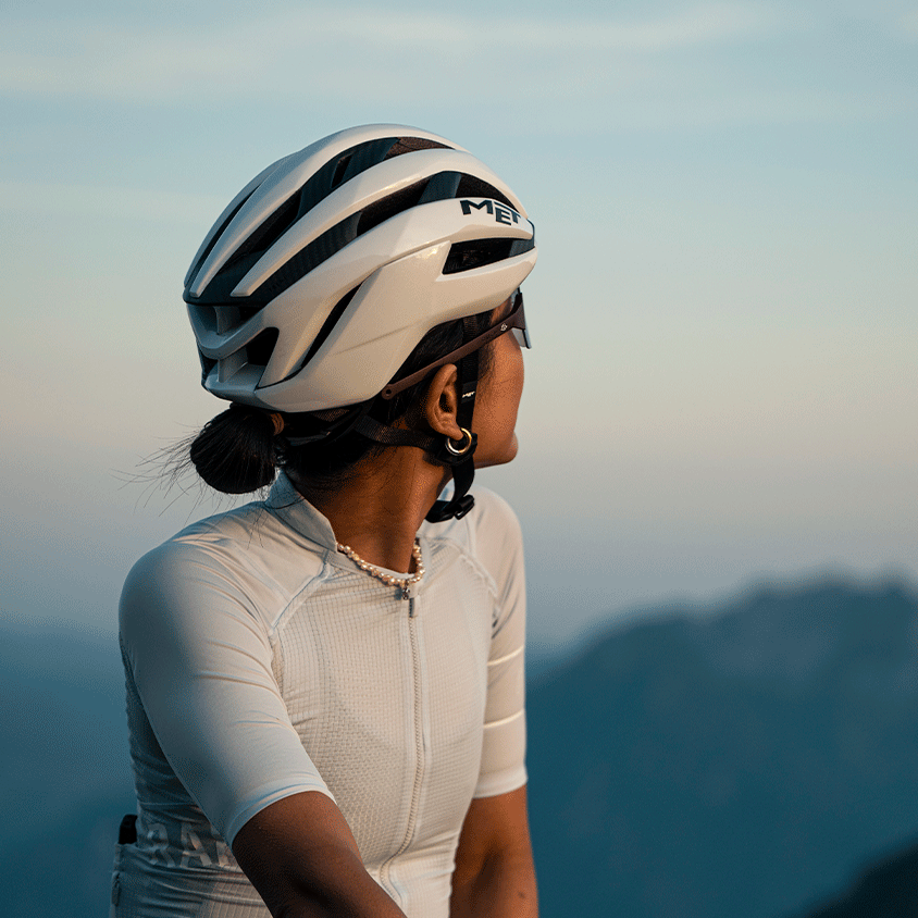 Casco Met Trenta 3K Carbon Mips - Blanco brillante