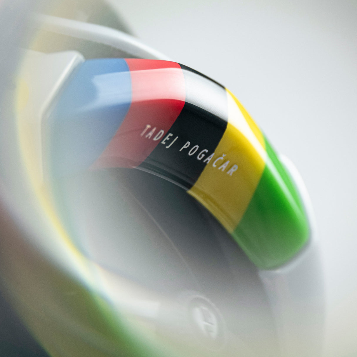 Met Trenta 3K Carbon Mips Tadej Pogacar - Rainbow Limited Edition Helmet