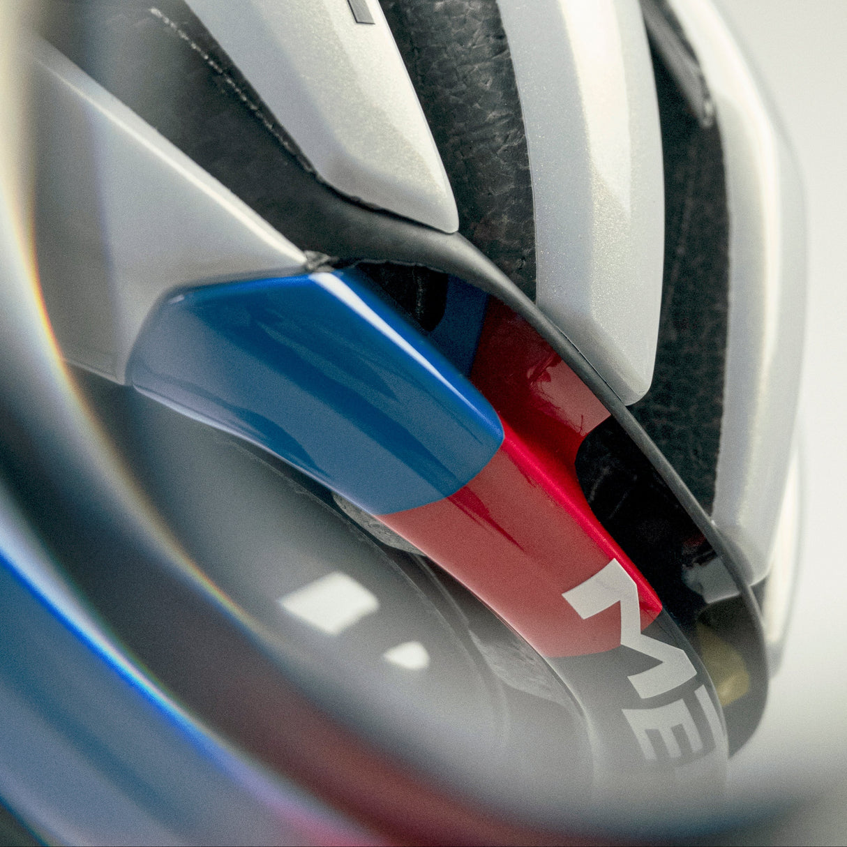 Met Trenta 3K Carbon Mips Tadej Pogacar - Rainbow Limited Edition Helmet