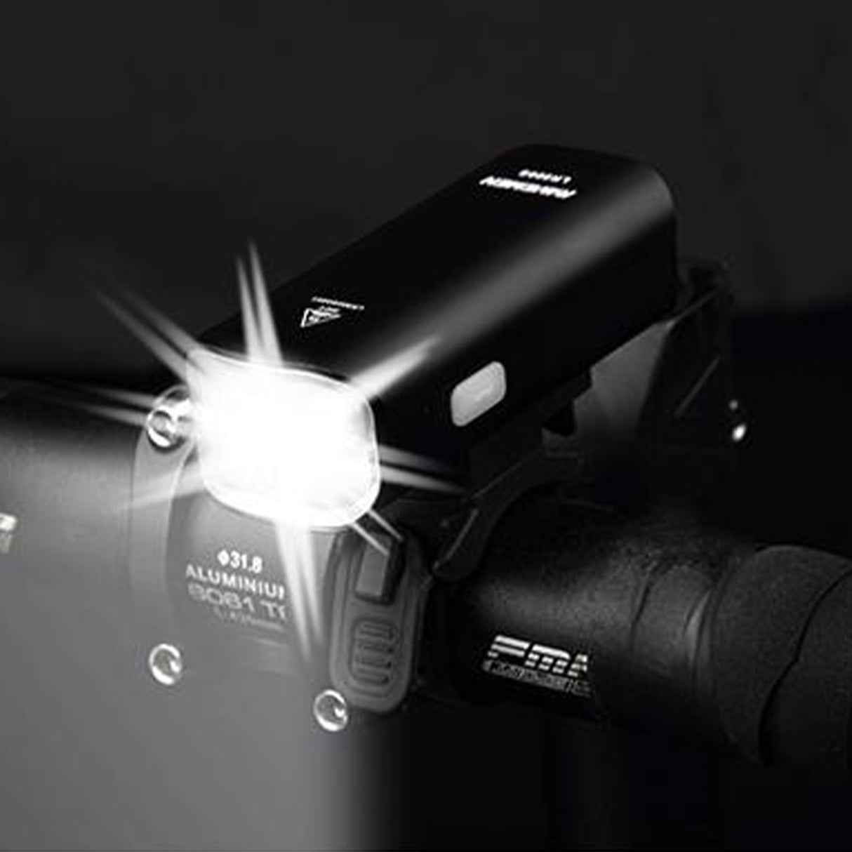 Luce Ravemen LR800P - F