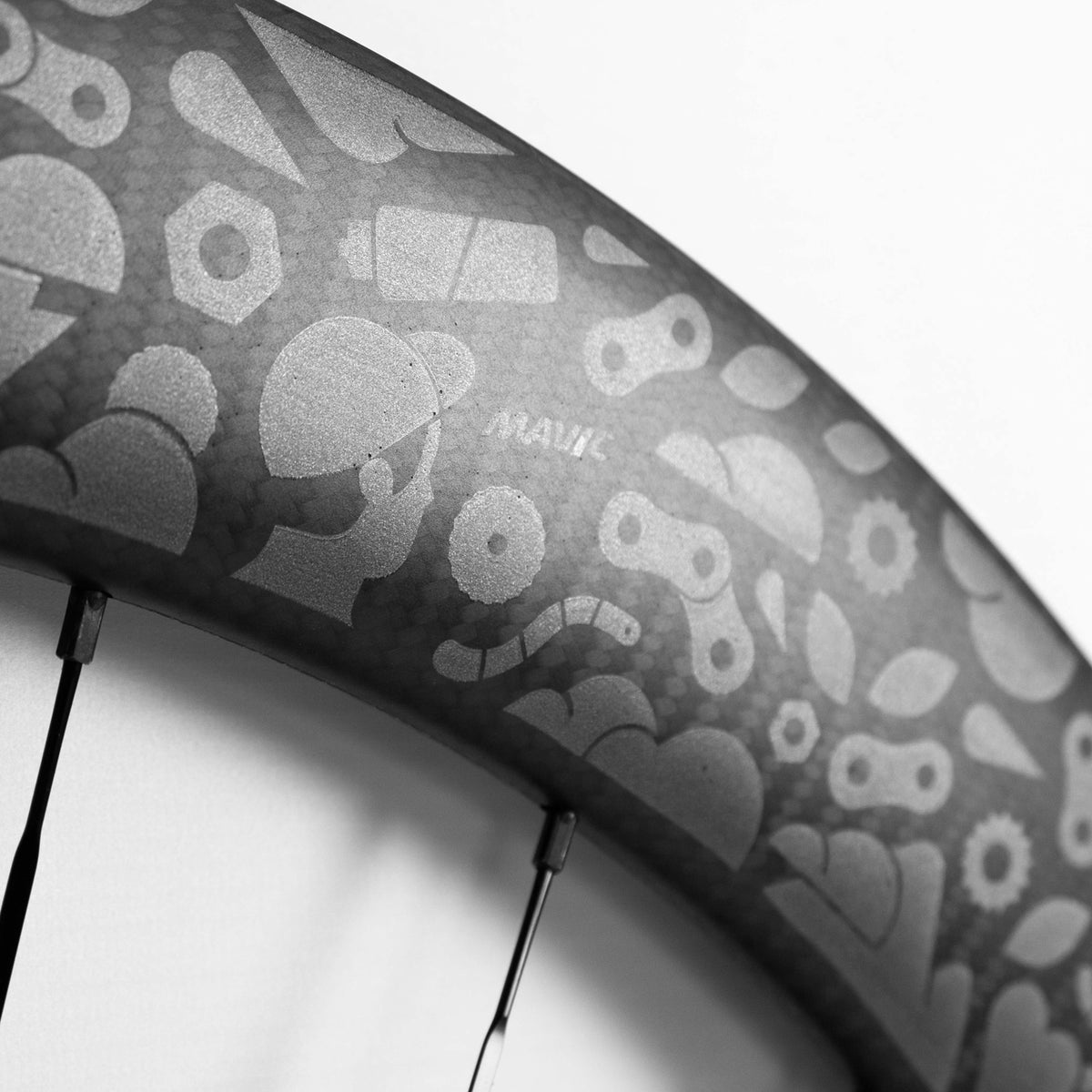 MAVIC ＣＯＳＭＩＣ　ＰＲＯＳＬ　ＡＬＬＵＲＥ　ＬＴＤ　　２６ｃｍ Mavic Cosmic Pro Sl Allure Ltd Mavic Allure Limited Edition Short