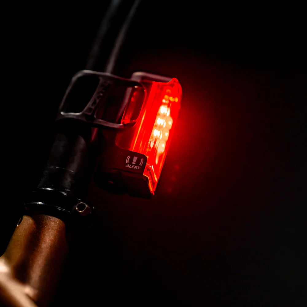 Luce posteriore Lezyne Strip Alert Drive Ai Pro 400+