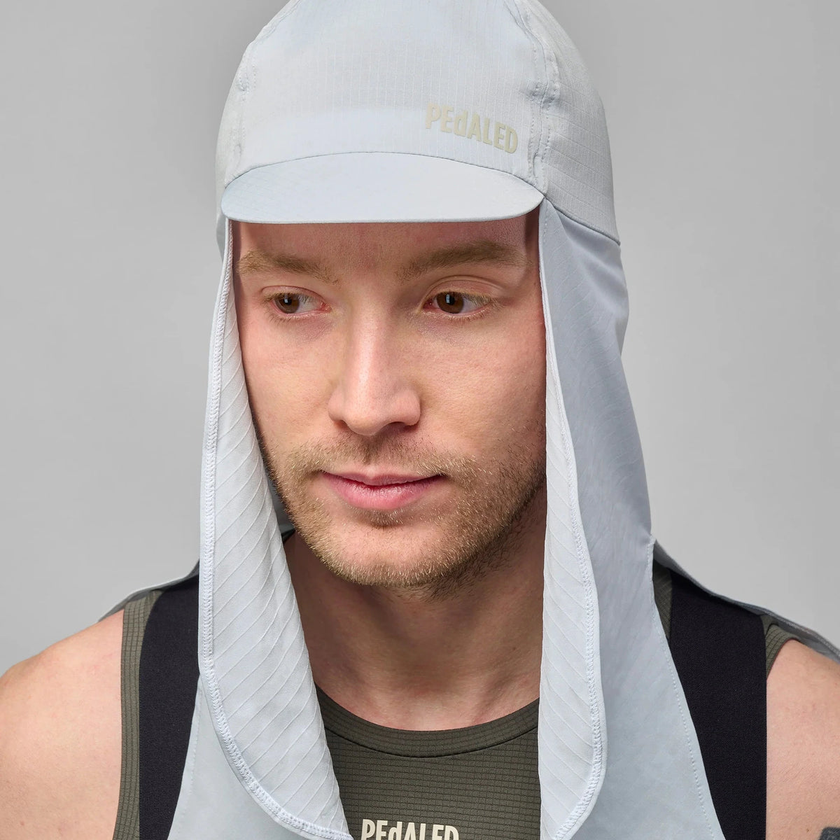 pedaled cap Odyssey Desert Light Blue Futuristic_prop Permacurv visor Color:Gray/red 3 Sechseckige Süßigkeitengläser Aus