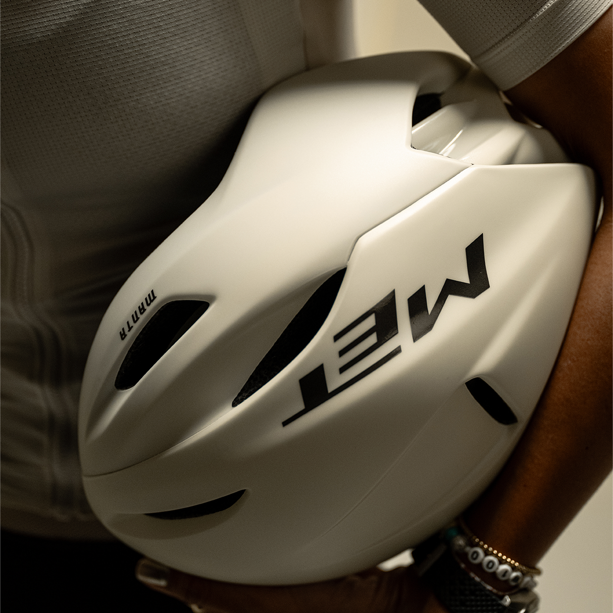 Casco Met Manta Mips - Wax White Met Helmets