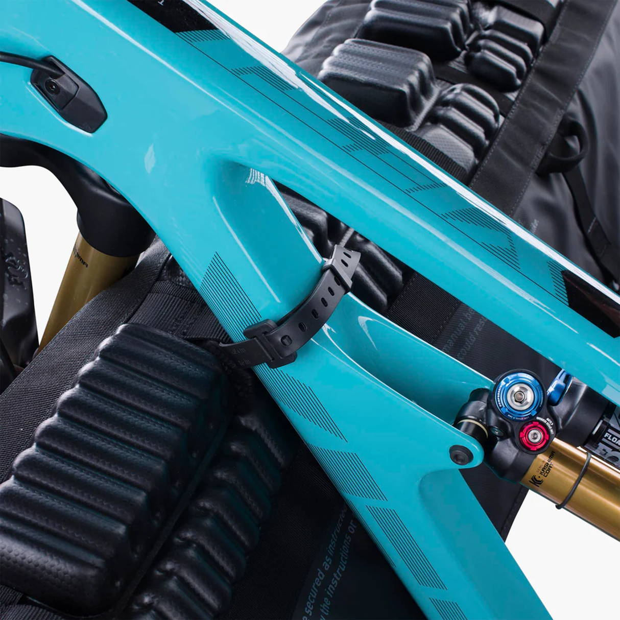 Evoc Tailgate Pad Curve M/L - Negro