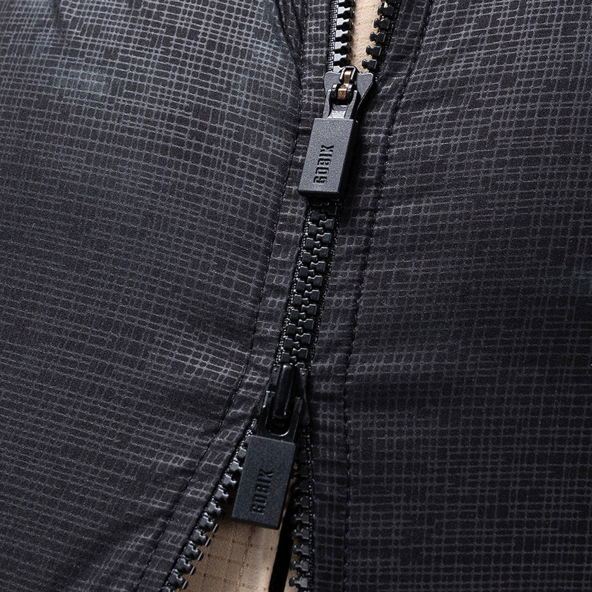 Gobik Plus 2.0 Blackcurrant vest - Black