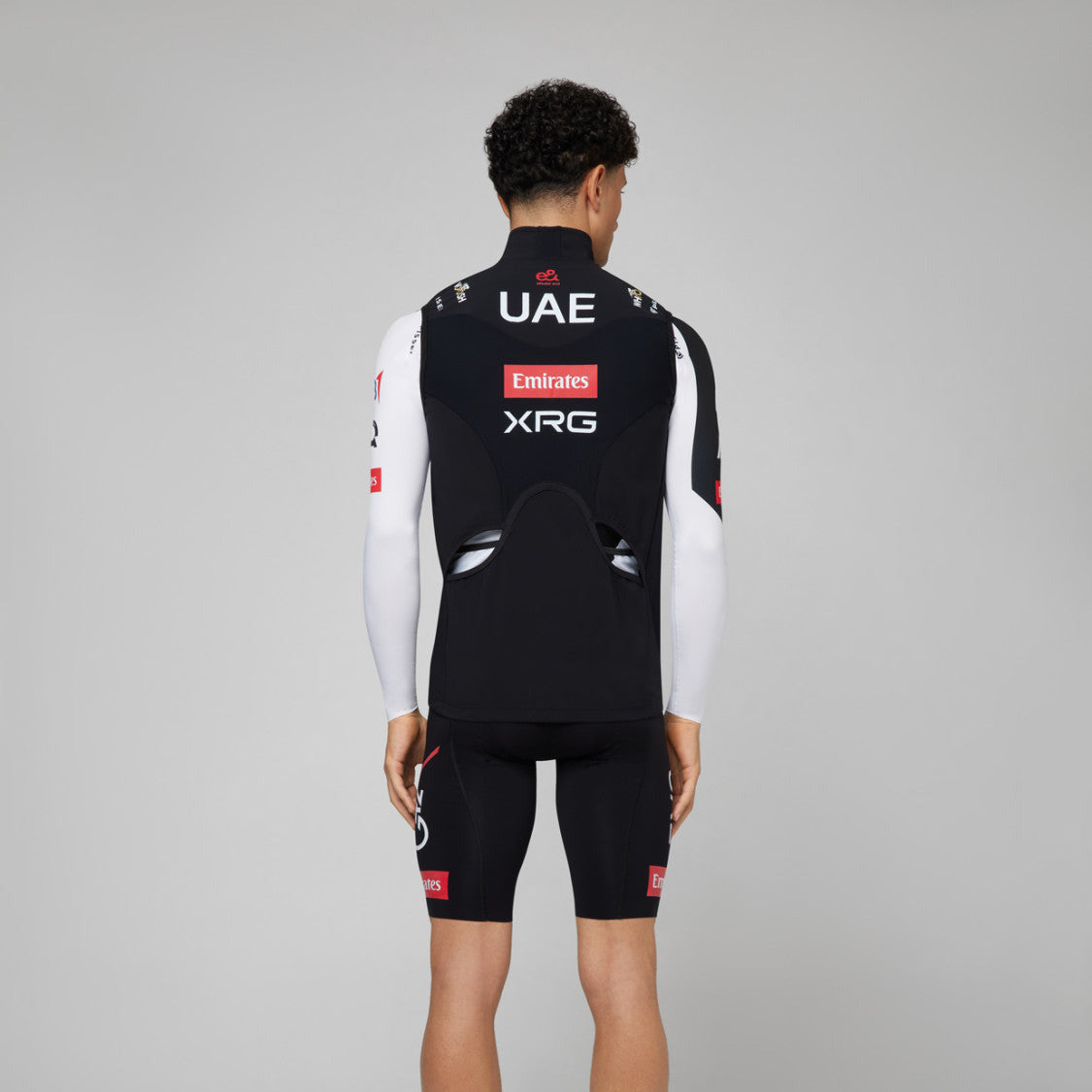 Chaleco Pissei UAE Team Emirates - XRG 2026 Bufera