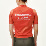 Pas Normal Studios Mechanism Stow Away women vest - Orange