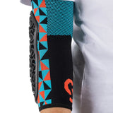 Protections de coude Seryt Flow Elbow - Bleu clair rouge