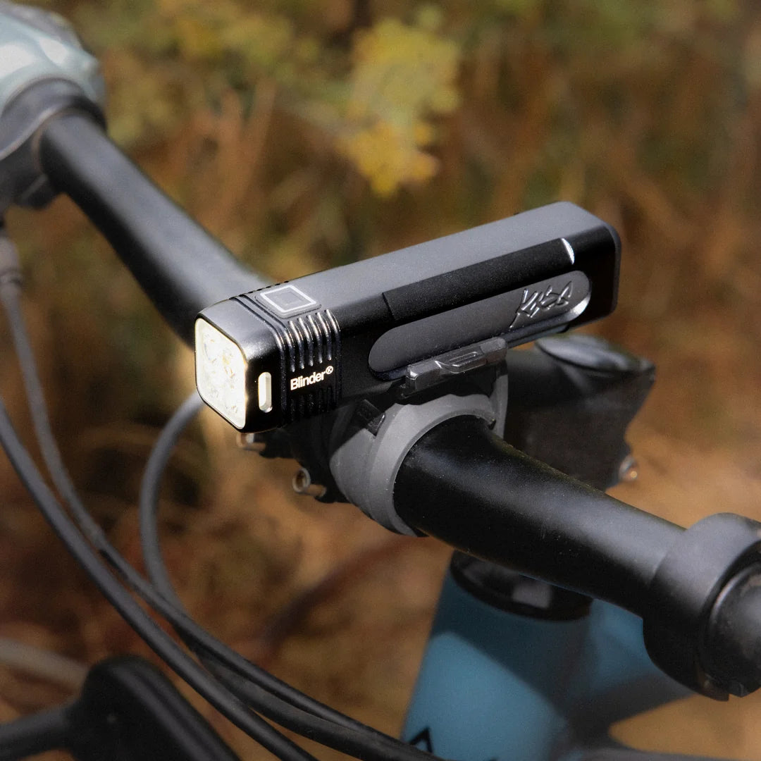 Éclairage avant Knog Blinder 700