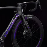 Pinarello Dogma F Disk Red AXS PM Zipp 454 NSW - Édition spéciale TISSOT