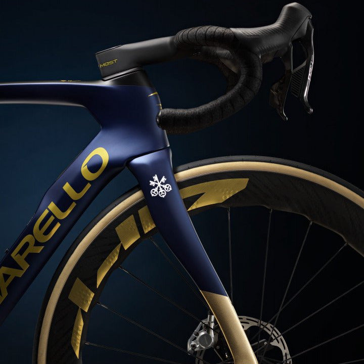 Pinarello Dogma F Disk Red AXS PM Zipp 454 NSW - Pinarello Q36.5 Pinarello