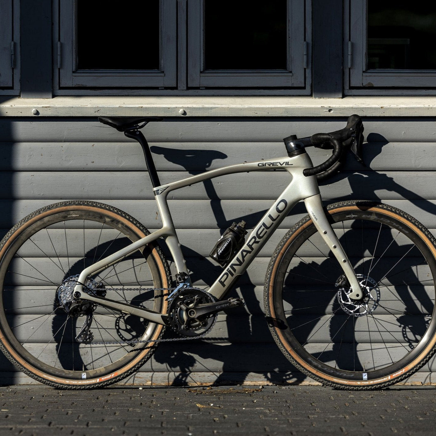 Pinarello Grevil F1 GRX610 Fulcrum Soniq - Grey | All4cycling