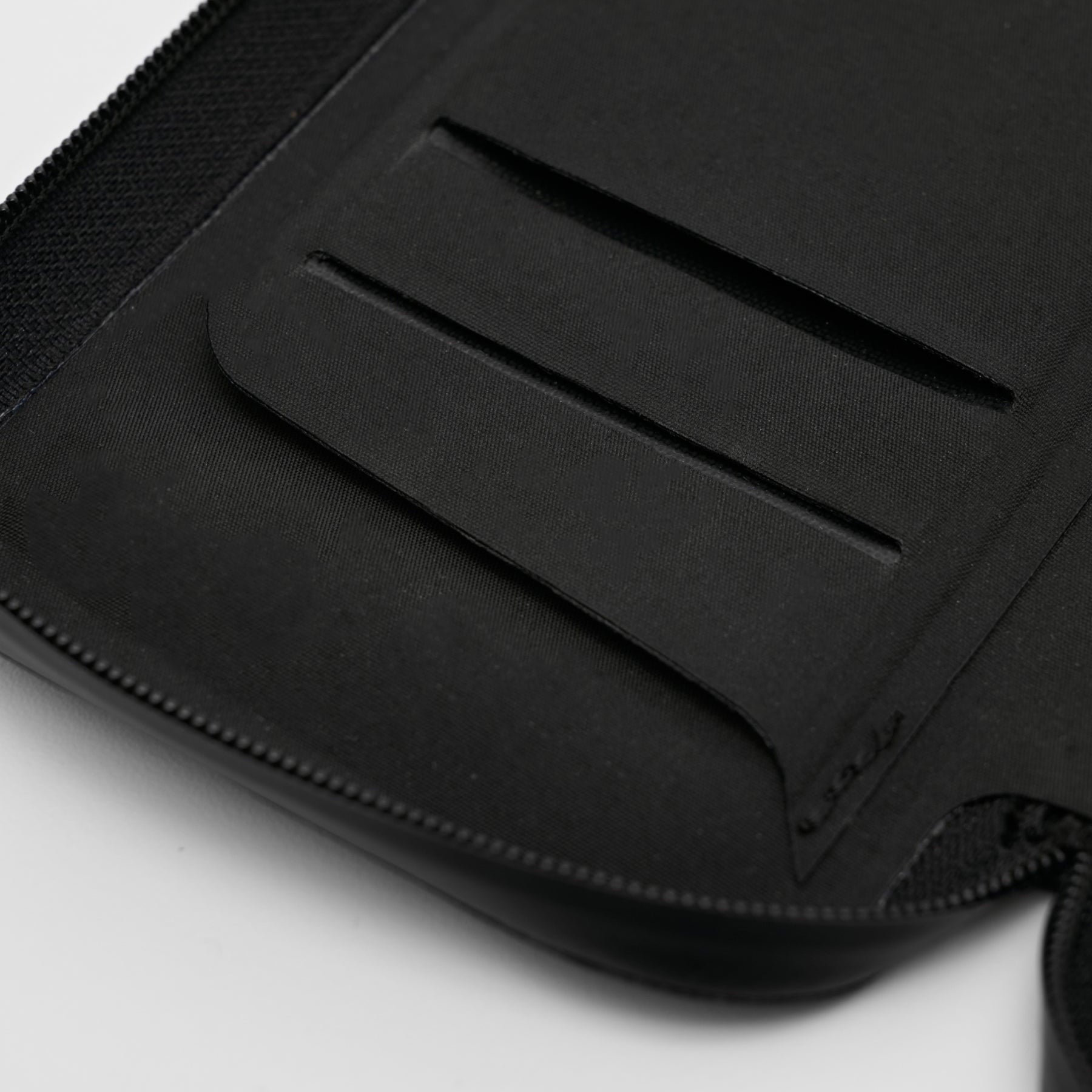 Portacellulare Maap Shield Waterproof Small - Nero Rapha
