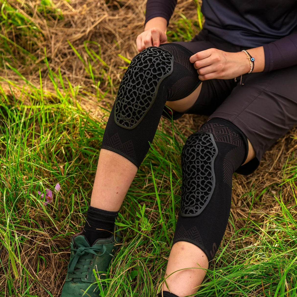 Protecciones de rodilla para niño Seryt Flow - Negro