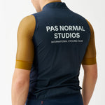 Pas Normal Studios Mechanismus Stow Away Vest - Blau