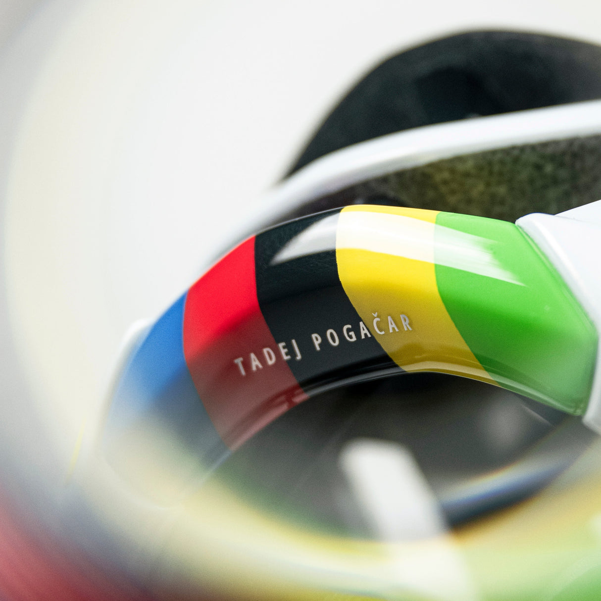 Met Trenta 3K Carbon Mips Tadej Pogacar - Rainbow Limited Edition Helmet