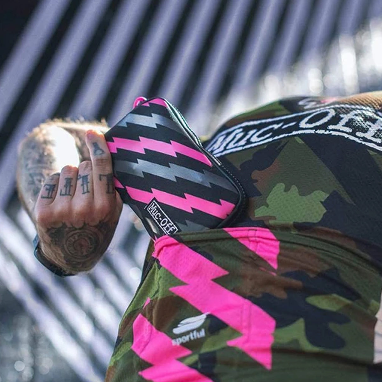 Portacellulare Muc-off Essentials Case Bolt - Nero - H