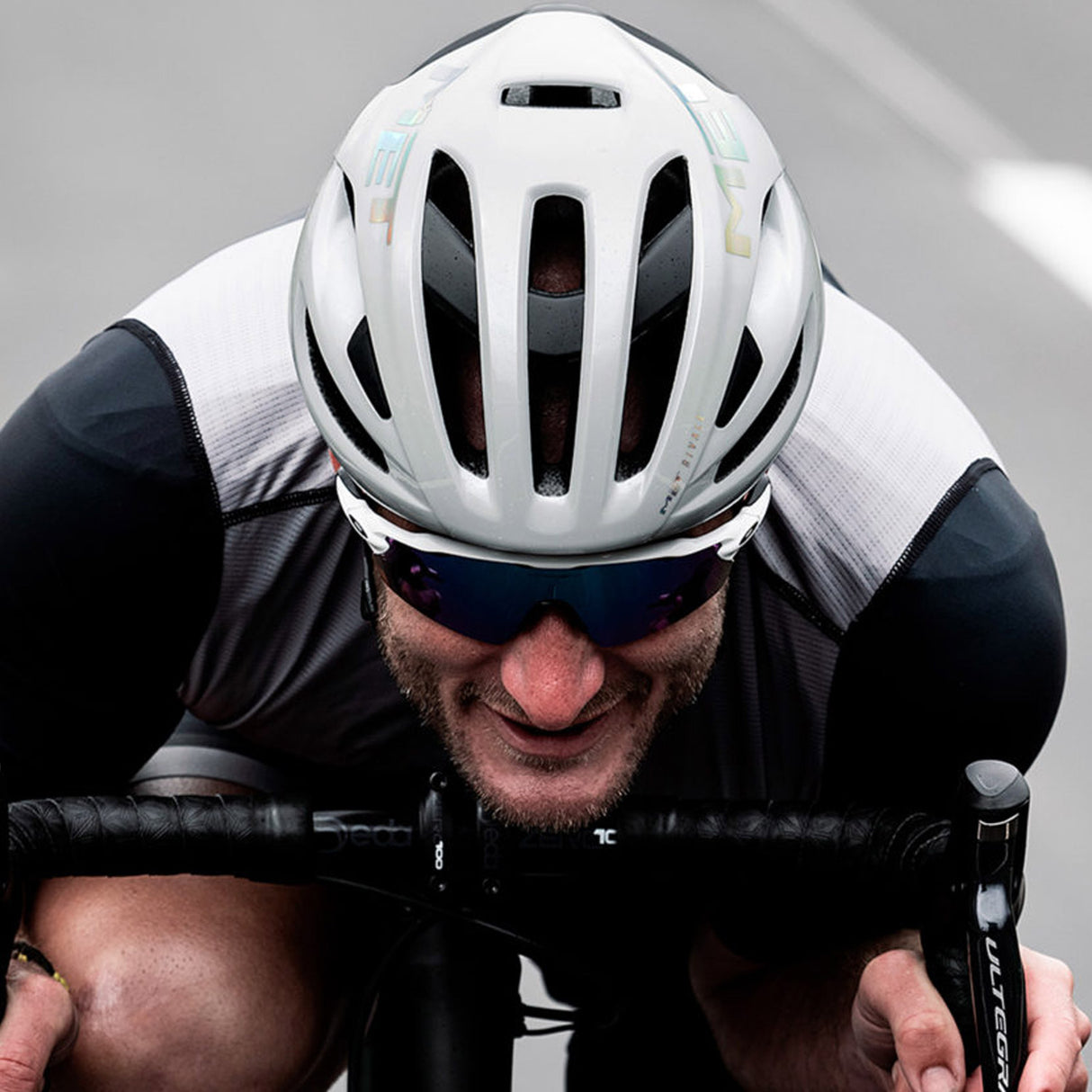 Casco Met Rivale Mips - Bianco grigio