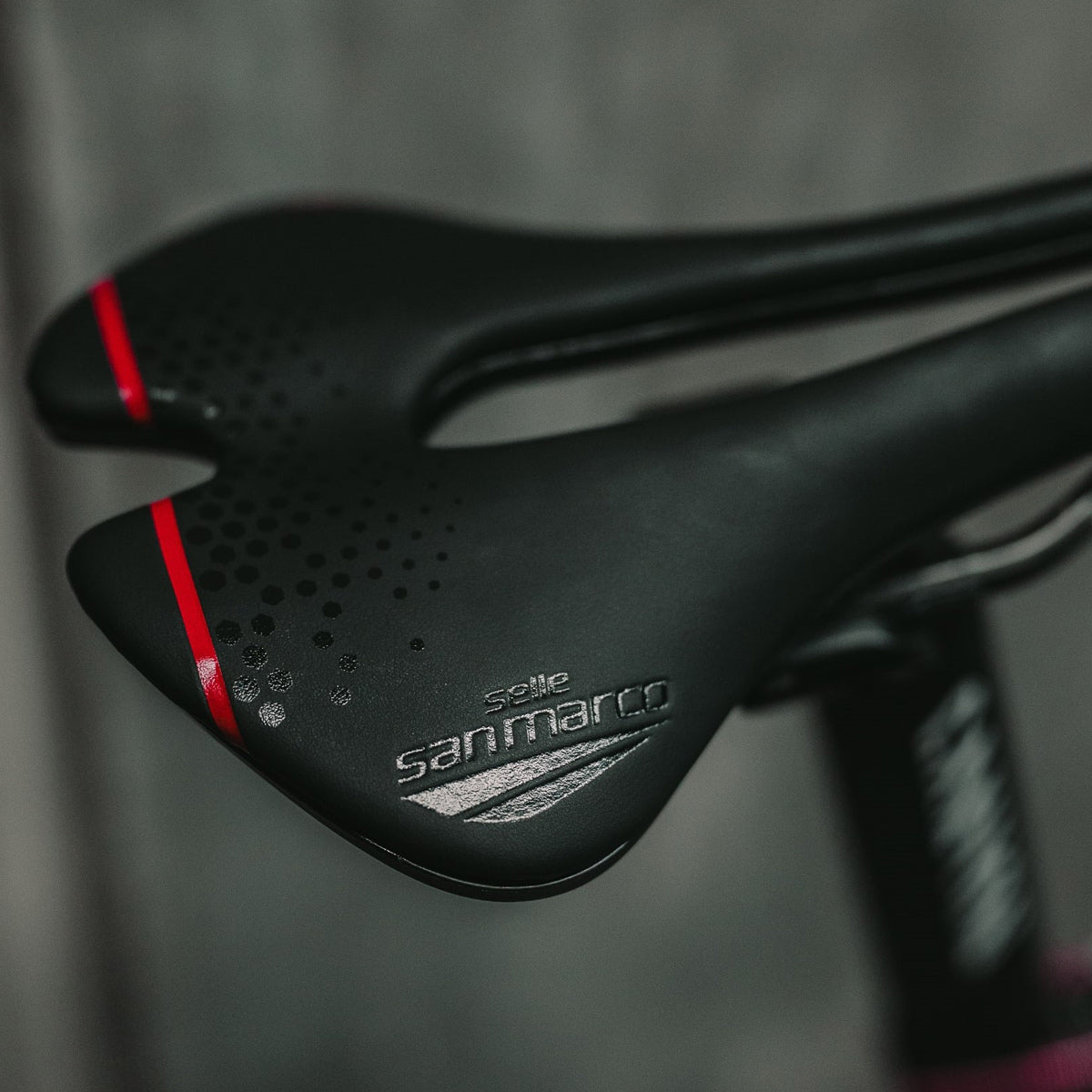 Sella San Marco Aspide Short Open-Fit CFX Wide - Nero rosso