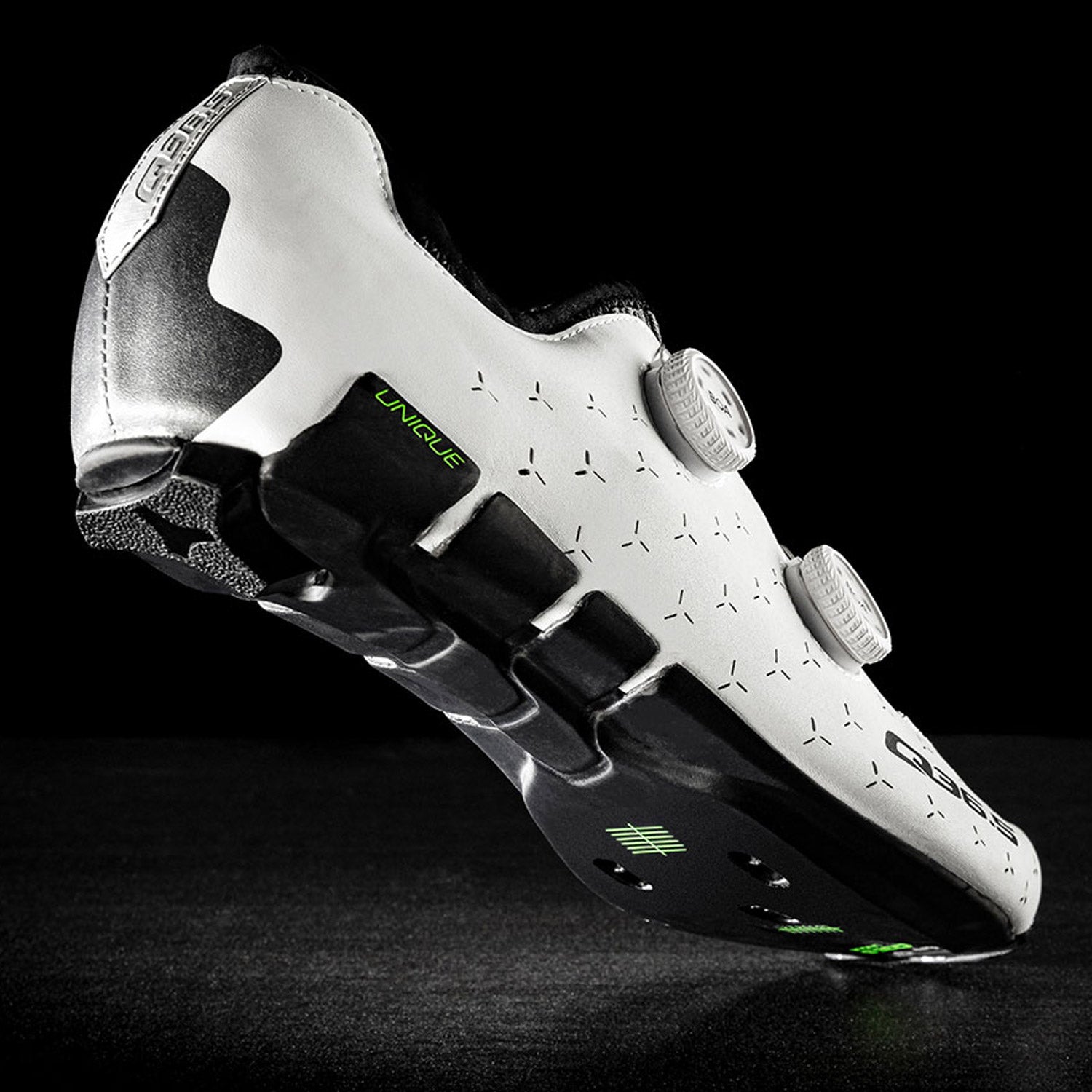 Q36.5 Unique Road shoes - White